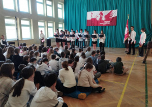Uroczysty apel z okazji rocznicy uchwalenia Konstytucji 3 Maja.