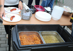 Piknikowe smakołyki - żurek i bigos.