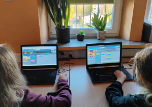 Kodowanie w klasach 5a i 5b.