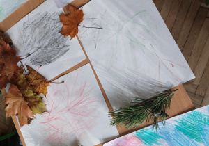 Prace plastyczne wykonane przez uczestników zajęć świetlicowych.