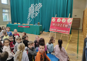 Spotkanie uczniów z piłkarzami Widzewa.