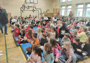 Spotkanie uczniów z piłkarzami Widzewa.