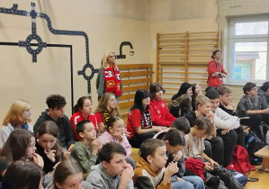 Spotkanie uczniów z piłkarzami Widzewa.