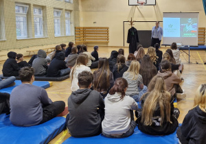 Zajęcia dla klas 7 i 8 w ramach akcji „Adwokaci rozjaśniają prawo”.