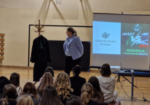 Zajęcia dla klas 7 i 8 w ramach akcji „Adwokaci rozjaśniają prawo”.