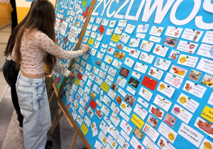 Karteczki z życzliwymi zdaniami.