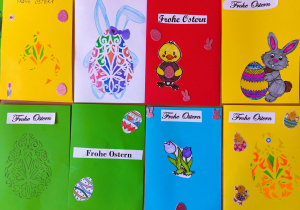 Wystawa kartek wielkanocnych wykonanych na konkurs szkolny.