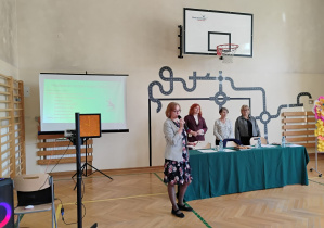Pani Dyrektor rozpoczyna konkurs.