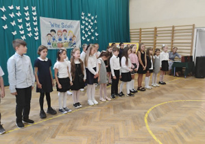 Program artystyczny w wykonaniu uczniów klasy 3a.