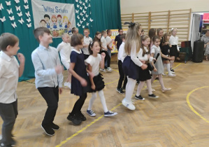 Program artystyczny w wykonaniu uczniów klasy 3a.