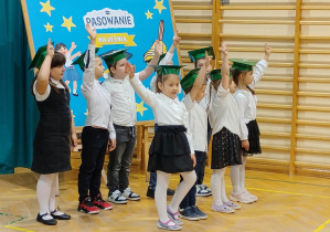 Uroczystość ślubowania klas 1. Klasa1b,