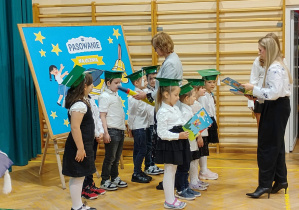 Uroczystość ślubowania klas 1. Pasowanie na ucznia.