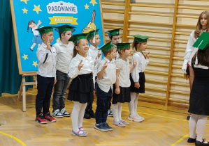 Uroczystość ślubowania klas 1. Klasa1b.