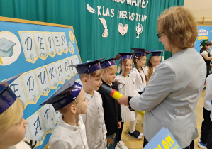 Uroczystość ślubowania klas 1. Pasowanie na ucznia.