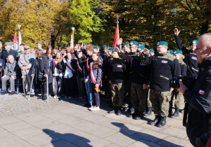 Uroczystości pod pomnikiem Legionisty